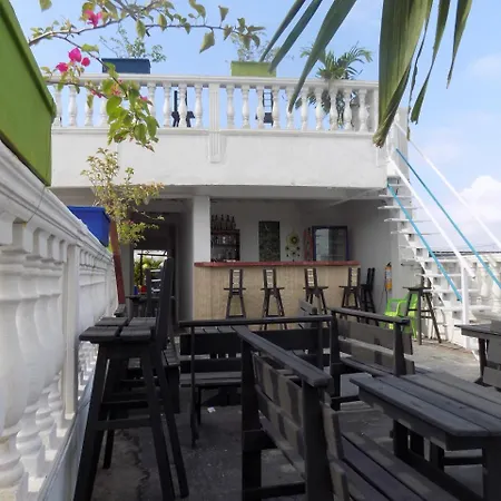 Hostal Caracoles